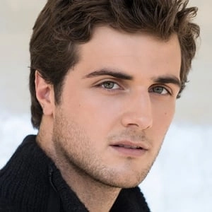 Assistir Beau Mirchoff online grátis no Superfilmes